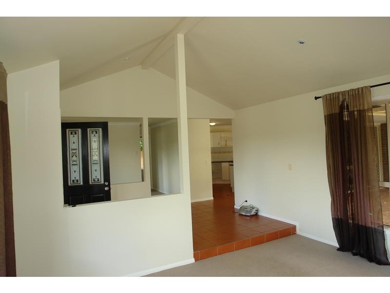 37 Gibson Cr, Bellbowrie QLD 4070